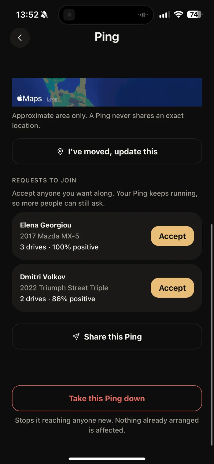 A Ping in Sarthe: approximate area on a map, and two requests to join with Accept buttons